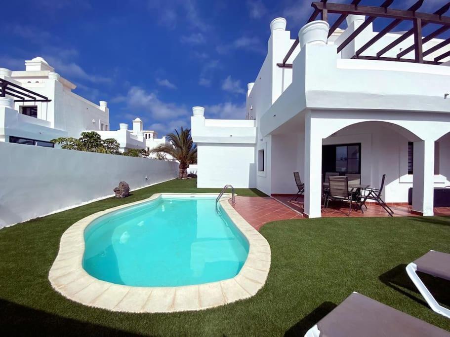Villa Nina 'Luxury Villa In The Sun' คอร์ราเลโฮ ภายนอก รูปภาพ