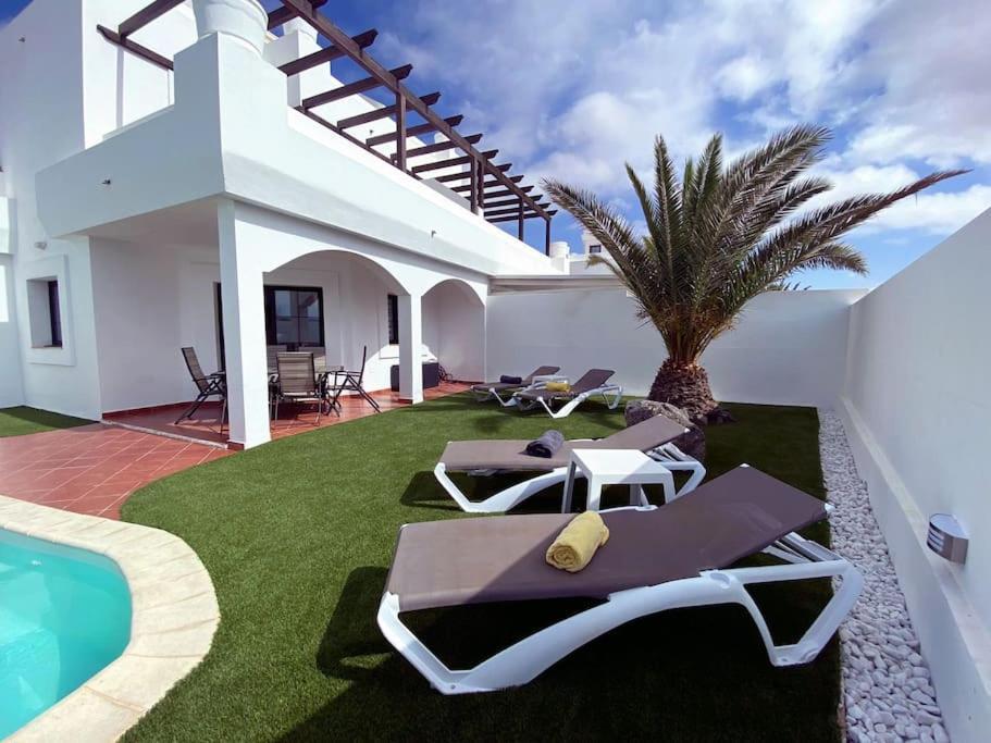 Villa Nina 'Luxury Villa In The Sun' คอร์ราเลโฮ ภายนอก รูปภาพ